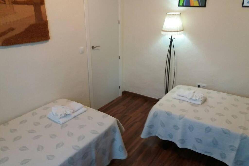 코르도바 Apartamento Al-Zhara, Junto Puente Romano 아파트 외부 사진