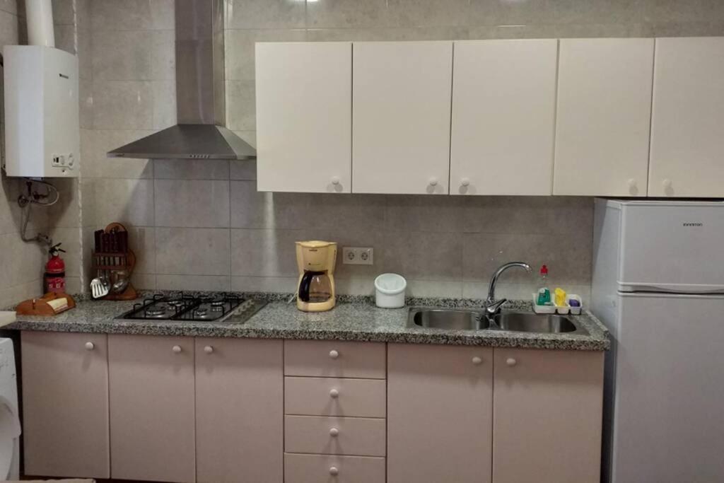 코르도바 Apartamento Al-Zhara, Junto Puente Romano 아파트 외부 사진